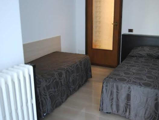 Villa Melchiorre Milan Bagian luar foto